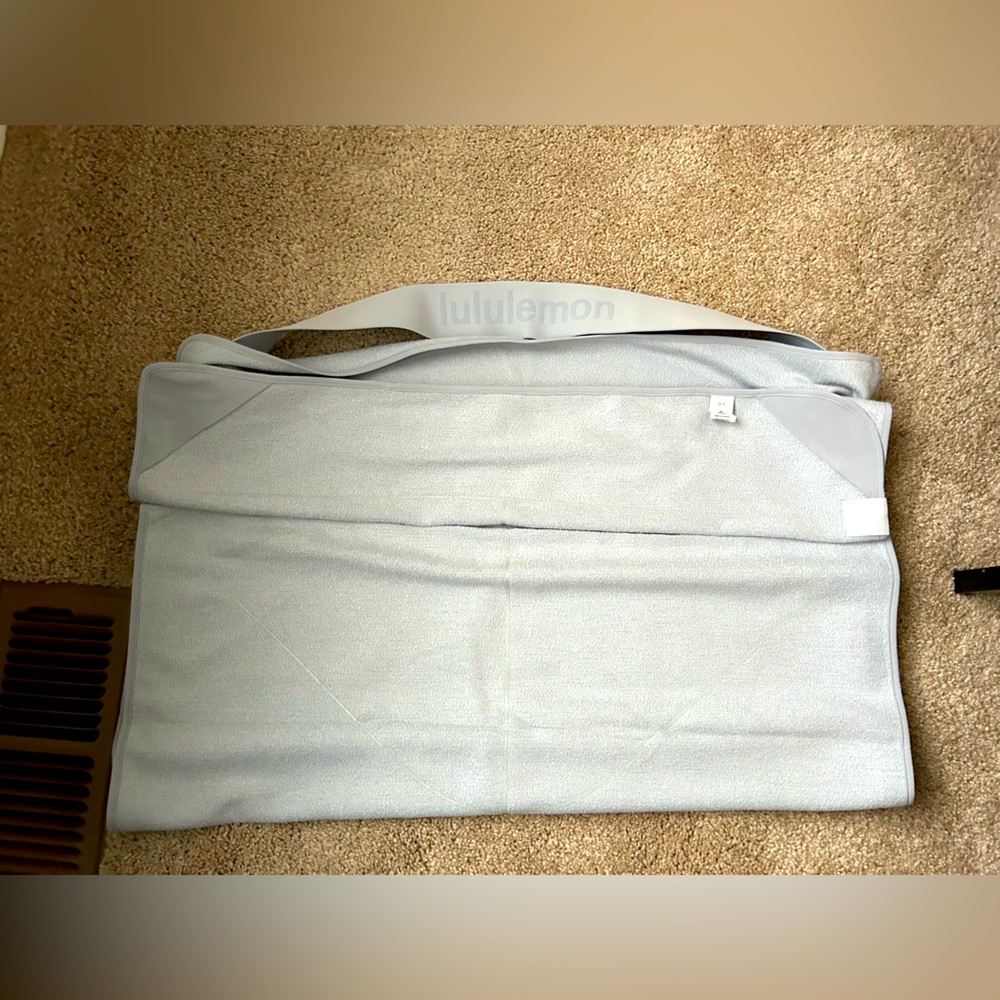 Lululemon Yoga Mat Towel with Grip, Brand New, Never Used, Gray